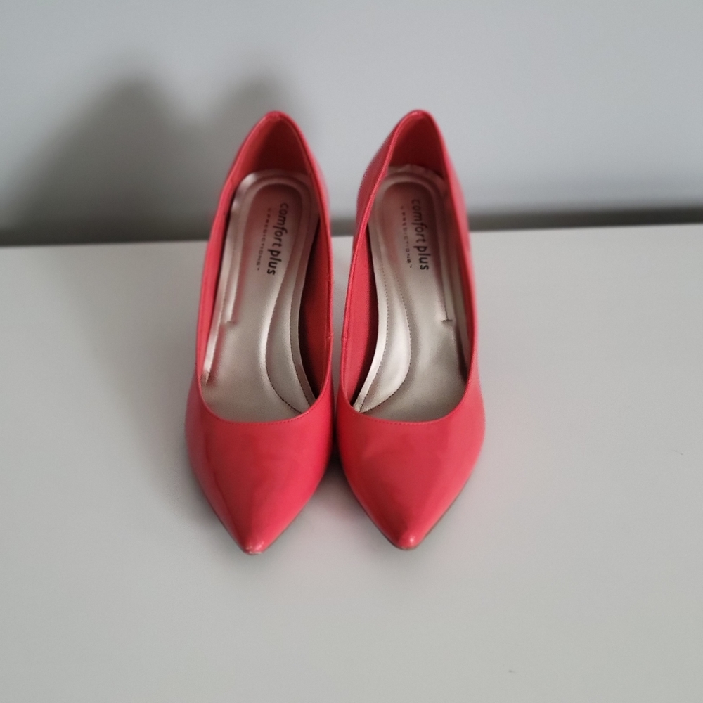 ✨️BOGO free - Coral pointy toe pumps